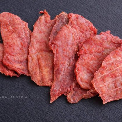Chicken jerky with horseradish jelly